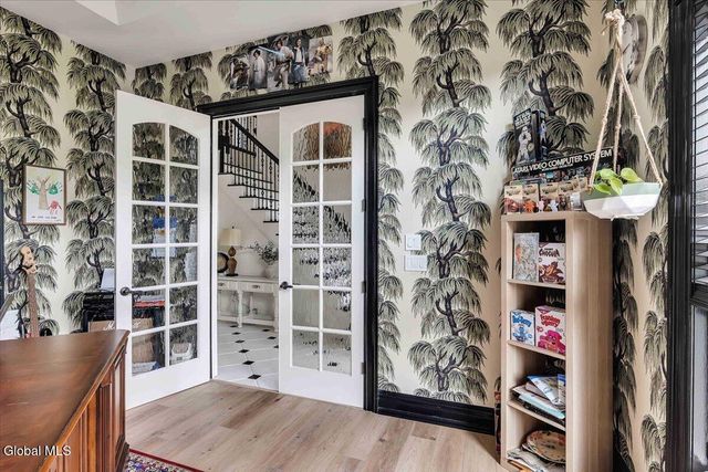 217 Brittany Place, Niskayuna, NY 12309