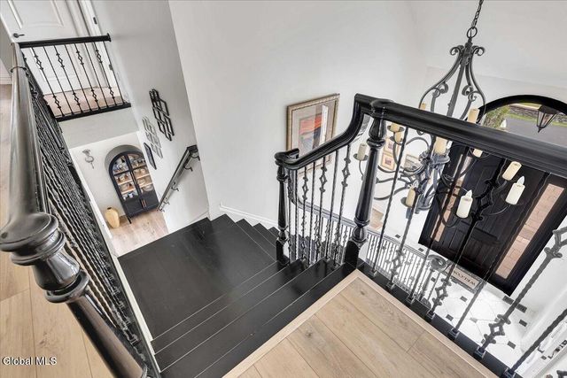 217 Brittany Place, Niskayuna, NY 12309