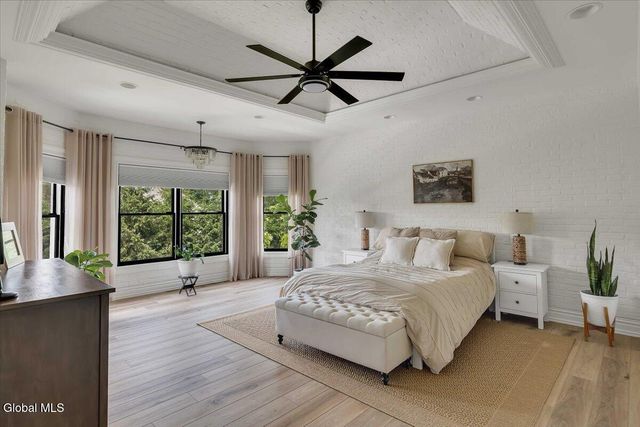 217 Brittany Place, Niskayuna, NY 12309