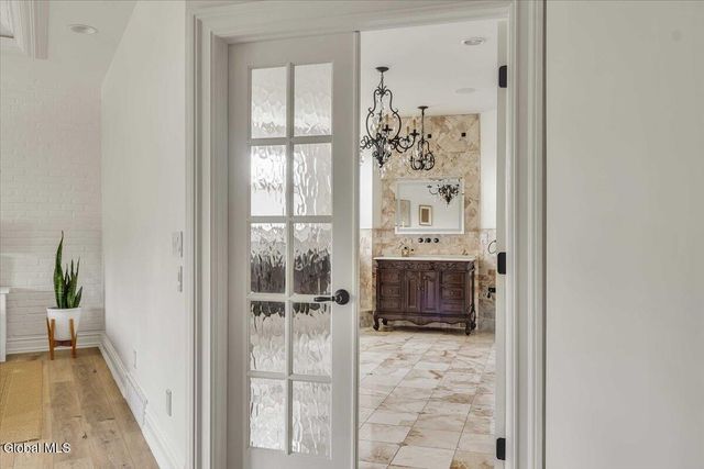 217 Brittany Place, Niskayuna, NY 12309