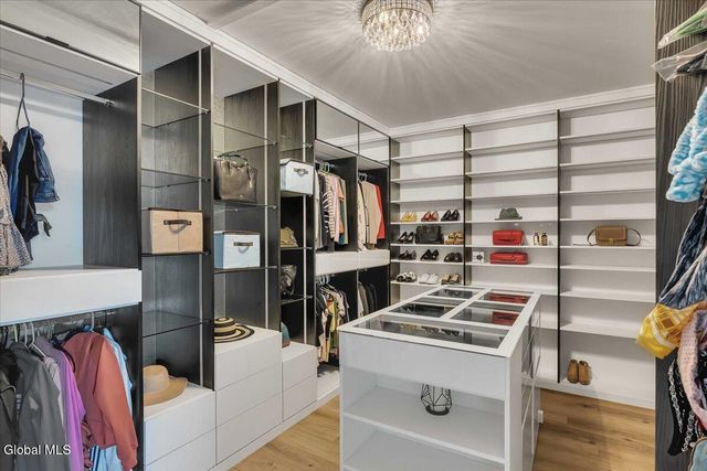 217 Brittany Place, Niskayuna, NY 12309