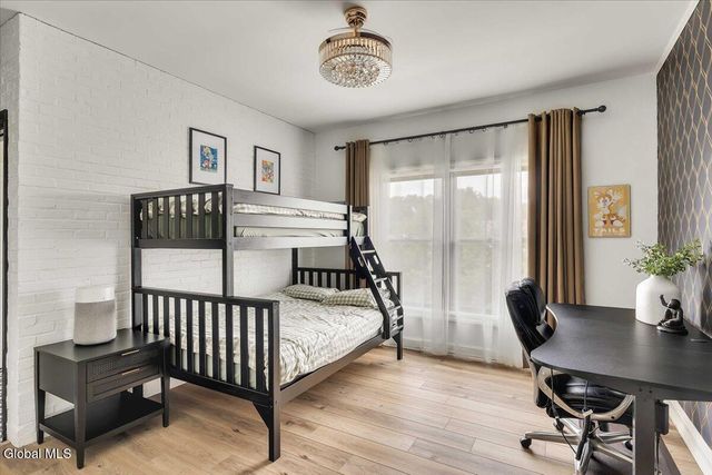 217 Brittany Place, Niskayuna, NY 12309