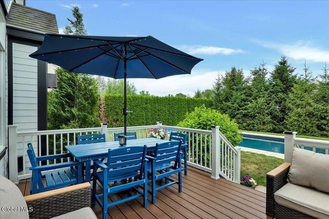 217 Brittany Place, Niskayuna, NY 12309