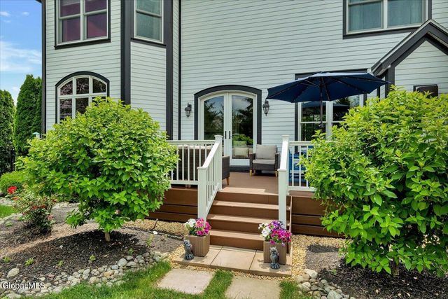 217 Brittany Place, Niskayuna, NY 12309