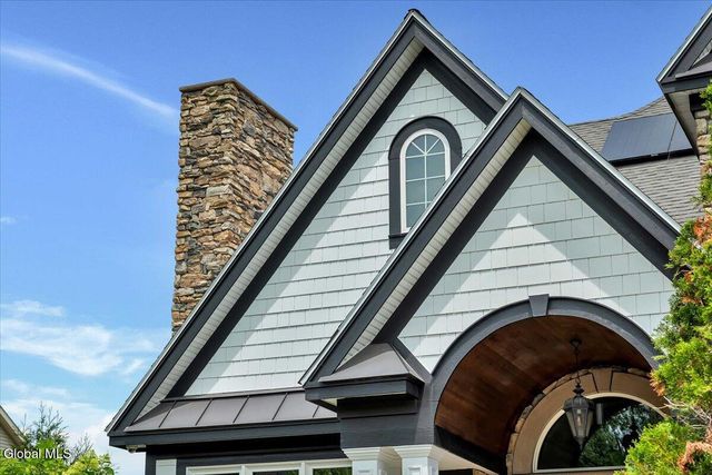 217 Brittany Place, Niskayuna, NY 12309