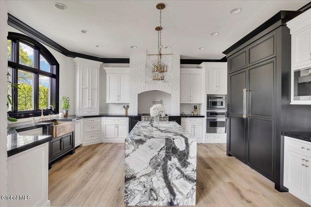 217 Brittany Place, Niskayuna, NY 12309