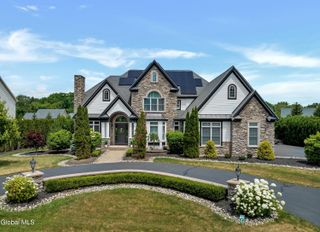 217 Brittany Place, Niskayuna, NY 12309