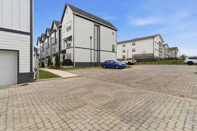 700 N DuPont Ave Apt 311, Madison, TN 37115