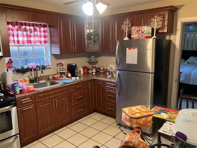 7960 NW 174th St, Hialeah, FL 33015