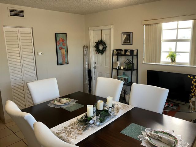 7960 NW 174th St, Hialeah, FL 33015