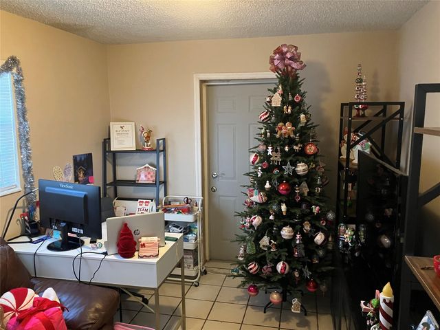 7960 NW 174th St, Hialeah, FL 33015