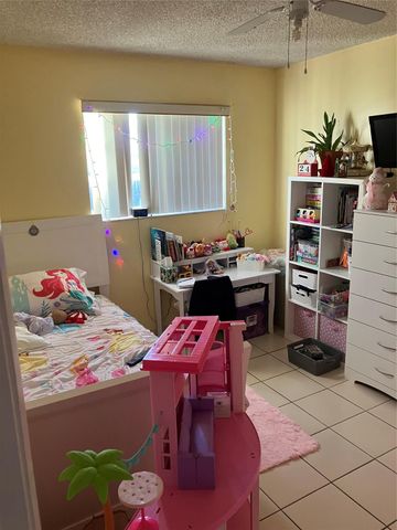 7960 NW 174th St, Hialeah, FL 33015