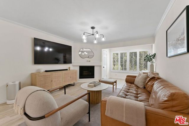 5515 Canoga Avenue 220, Woodland Hills, CA 91367
