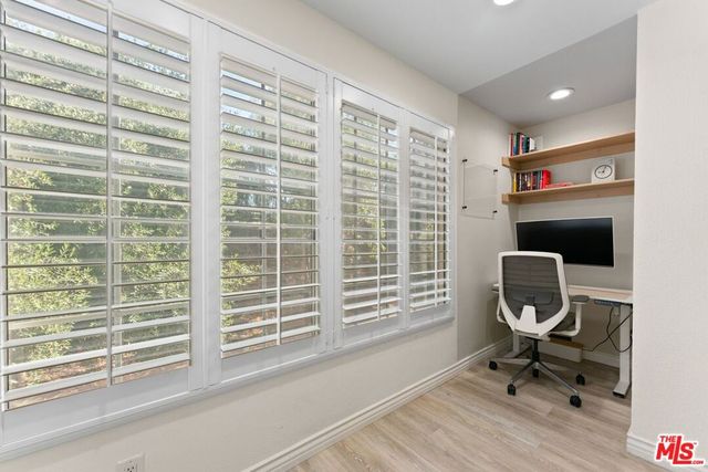 5515 Canoga Avenue 220, Woodland Hills, CA 91367