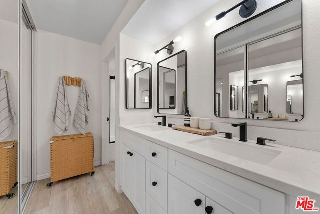 5515 Canoga Avenue 220, Woodland Hills, CA 91367