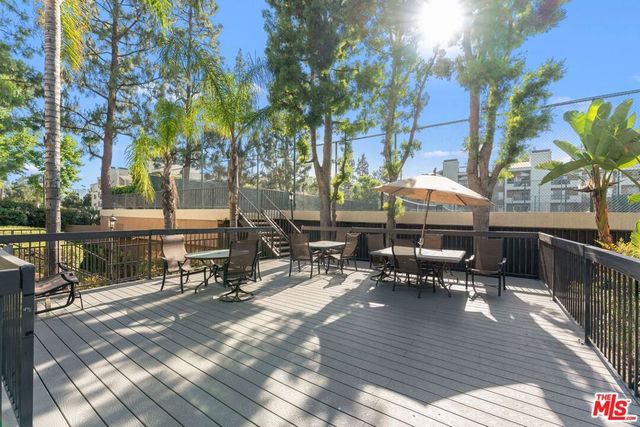5515 Canoga Avenue 220, Woodland Hills, CA 91367