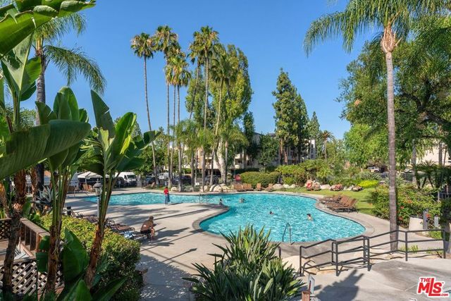 5515 Canoga Avenue 220, Woodland Hills, CA 91367