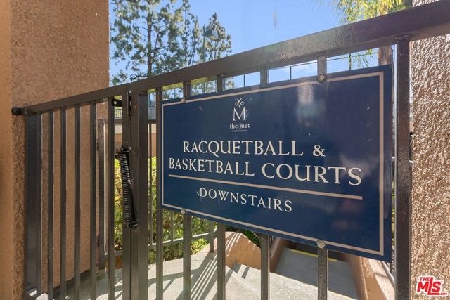 5515 Canoga Avenue 220, Woodland Hills, CA 91367