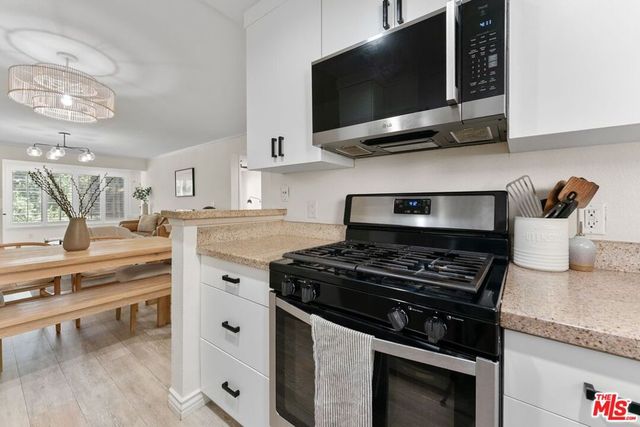 5515 Canoga Avenue 220, Woodland Hills, CA 91367