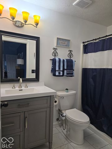 7155 N Lyndhurst Crossing, Mccordsville, IN 46055