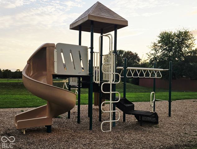 7155 N Lyndhurst Crossing, Mccordsville, IN 46055