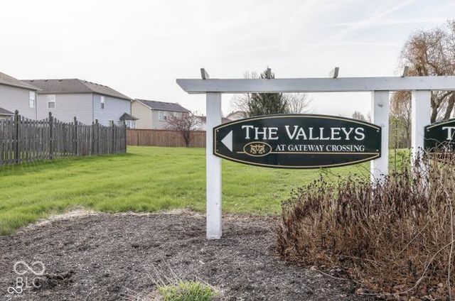 7155 N Lyndhurst Crossing, Mccordsville, IN 46055