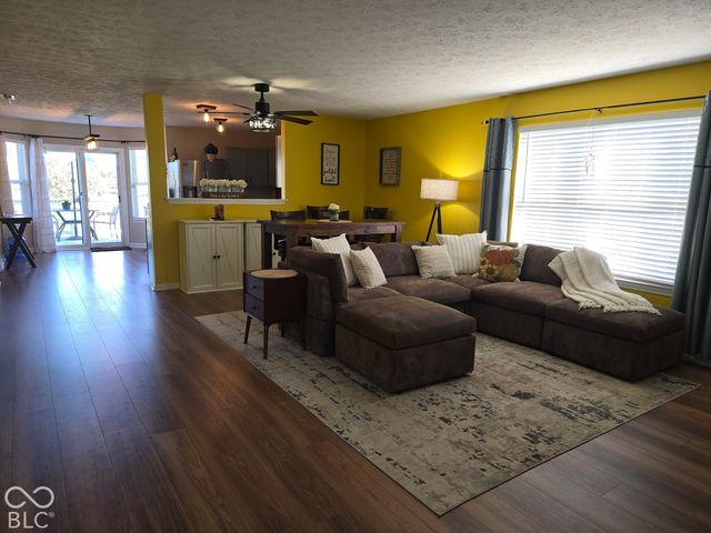 7155 N Lyndhurst Crossing, Mccordsville, IN 46055