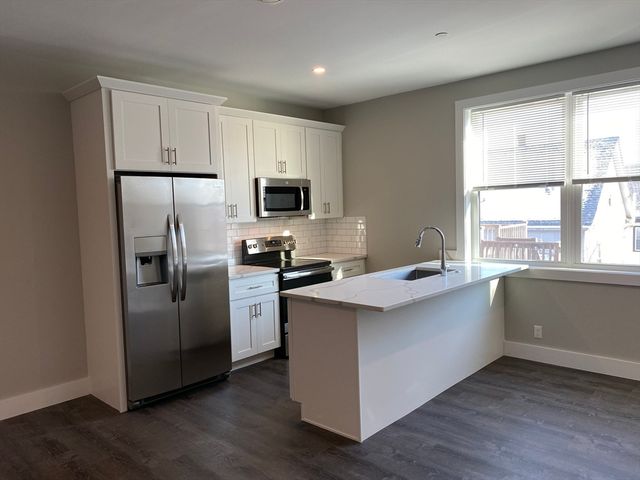 24 Norwood St 3, Boston, MA 02122