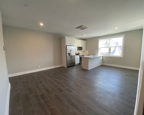 24 Norwood St 3, Boston, MA 02122