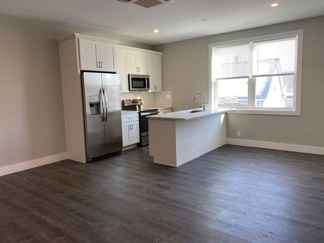 24 Norwood St 3, Boston, MA 02122