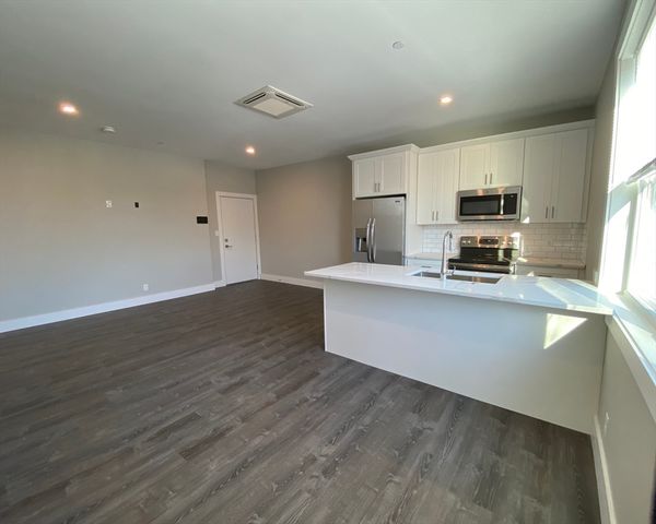 24 Norwood St 3, Boston, MA 02122