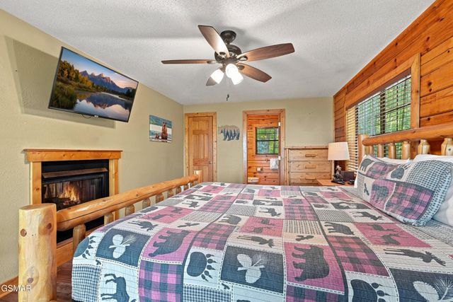 2867 Eagle Crest Way, Sevierville, TN 37876