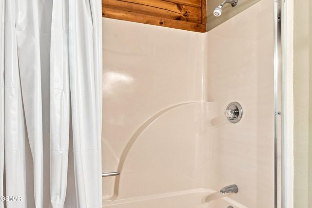 2867 Eagle Crest Way, Sevierville, TN 37876