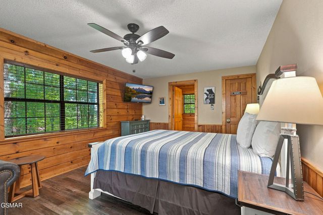 2867 Eagle Crest Way, Sevierville, TN 37876