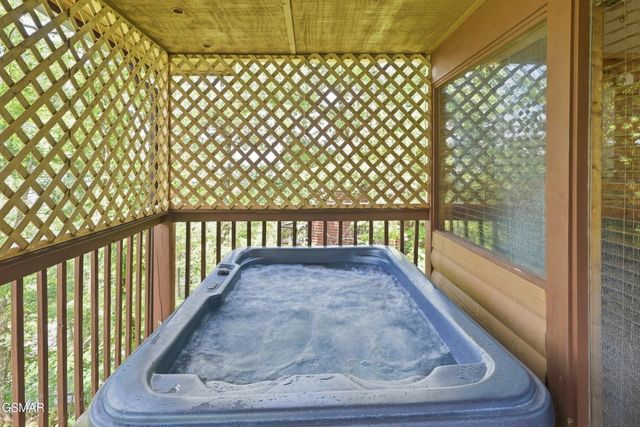 2867 Eagle Crest Way, Sevierville, TN 37876
