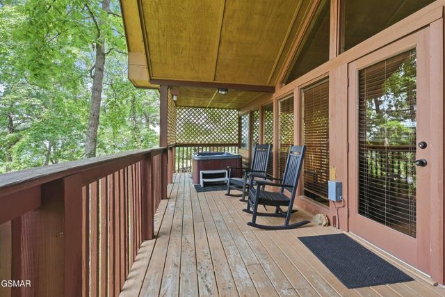 2867 Eagle Crest Way, Sevierville, TN 37876
