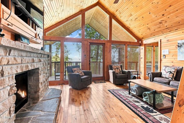 2867 Eagle Crest Way, Sevierville, TN 37876