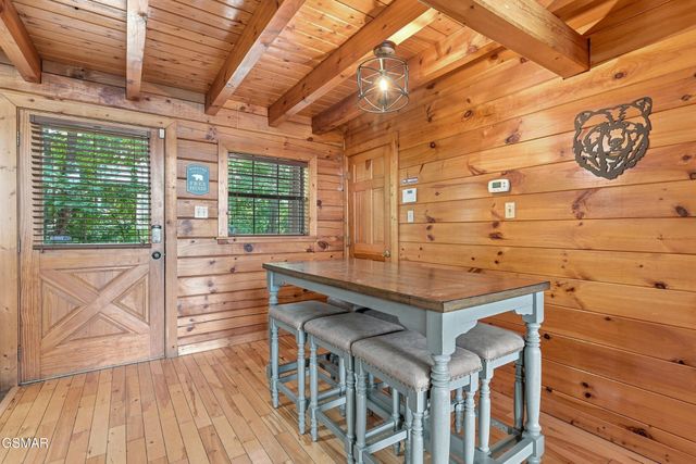 2867 Eagle Crest Way, Sevierville, TN 37876