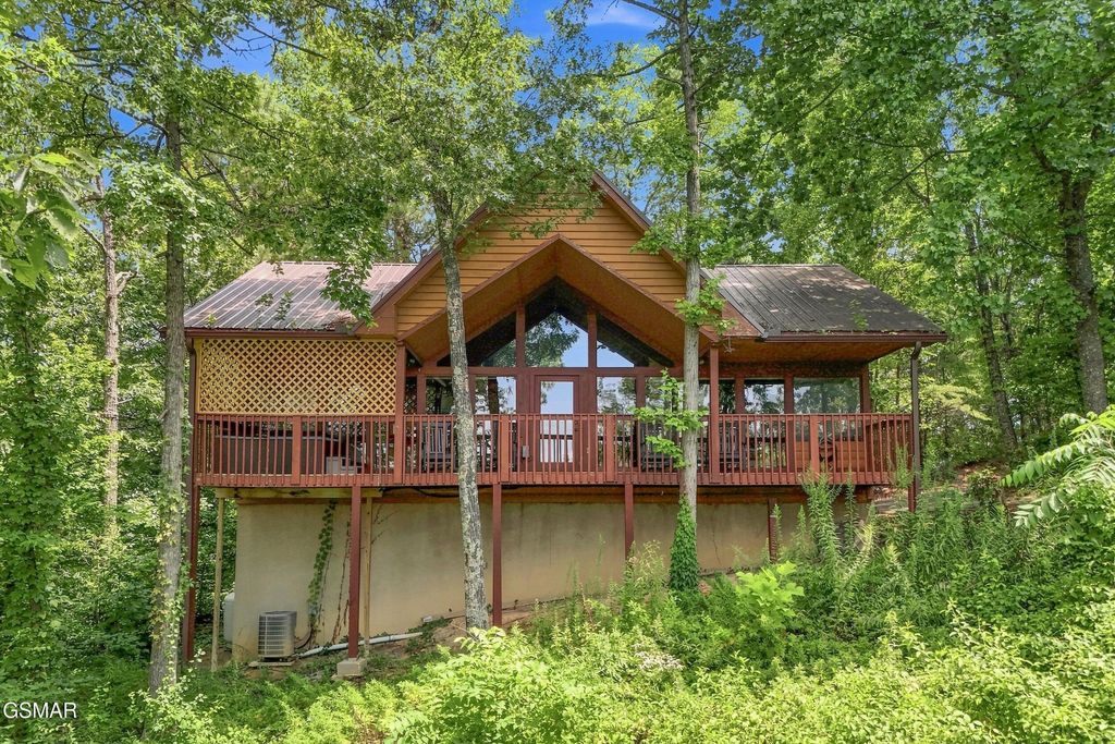 2867 Eagle Crest Way, Sevierville, TN 37876