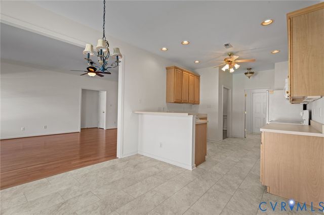 143 Carriage Point Ln, Glen Allen, VA 23059