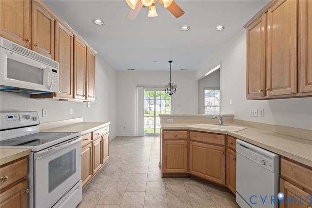 143 Carriage Point Ln, Glen Allen, VA 23059