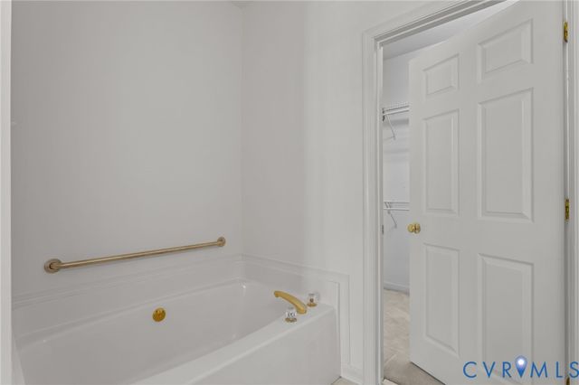 143 Carriage Point Ln, Glen Allen, VA 23059