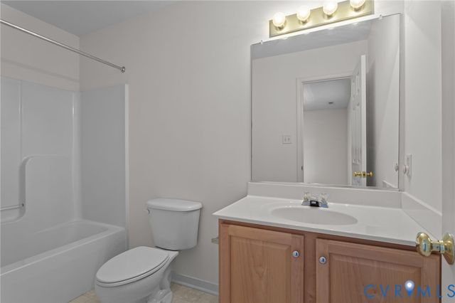 143 Carriage Point Ln, Glen Allen, VA 23059