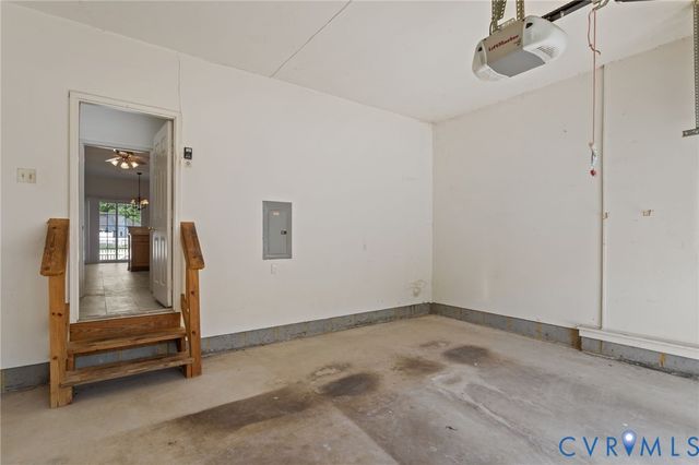 143 Carriage Point Ln, Glen Allen, VA 23059