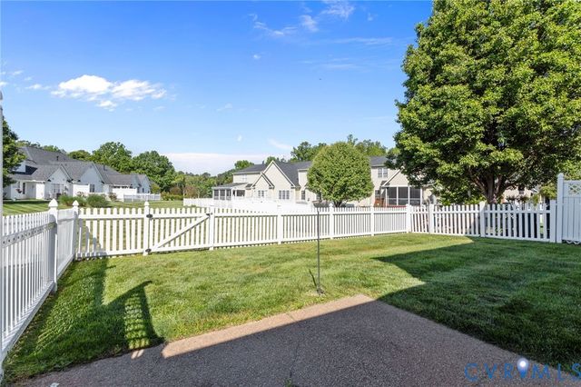 143 Carriage Point Ln, Glen Allen, VA 23059