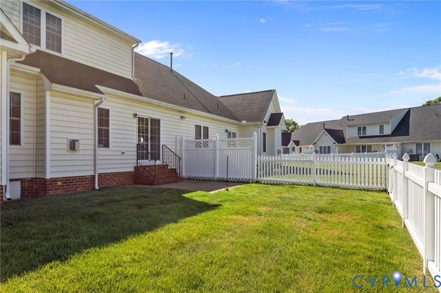143 Carriage Point Ln, Glen Allen, VA 23059
