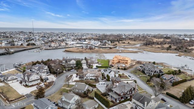 22 Crescent Drive, Brielle, NJ 08730