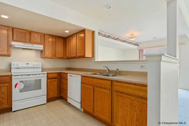 601 W 3RD ST, Cheyenne, WY 82007