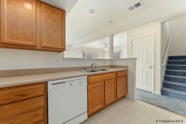 601 W 3RD ST, Cheyenne, WY 82007