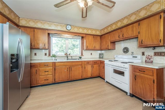 148 Park Avenue, Caldwell, NJ 07006